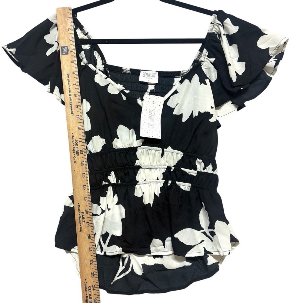 Sienna Sky Black Floral Blouse Smocked Flutter Sleeve Milkmaid Airy Womens L NWT - Picture 7 of 8
